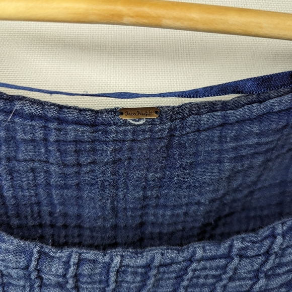 SOLDree People Sz M Oversized Navy Blue Destroyed Hem Short Sleeve Cropped Shirt - Picture 3 of 8